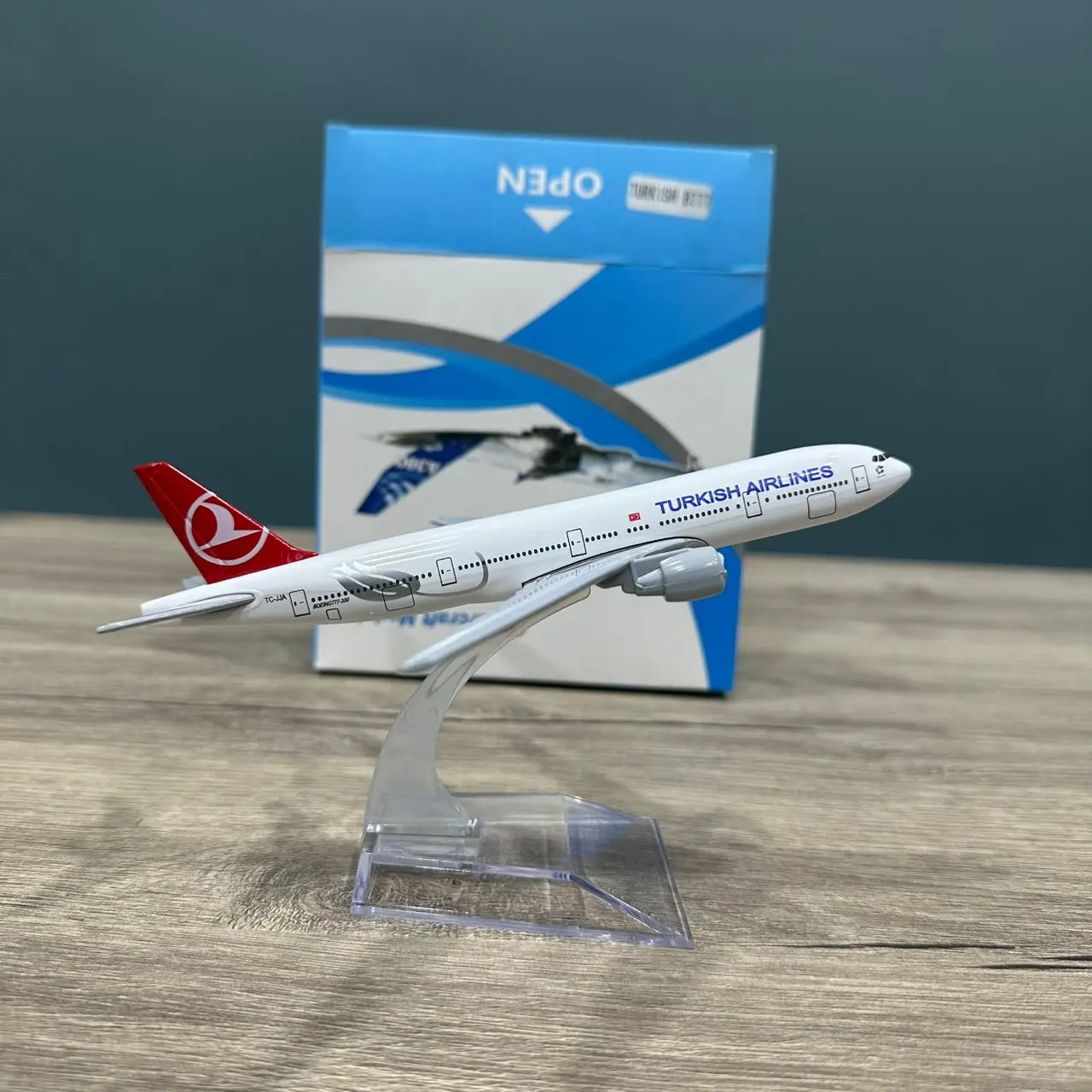AVION MINI AIRCRAFT MODEL BOEING B777 TURKISH 15CM AVEC SUPPORT EN METAL
